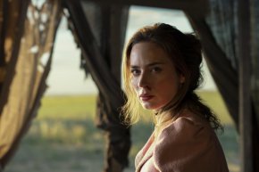 
Емили Блънт и Часкей Спенсър са героите в уестърн сериала Англичанката, който дебютира в стрийминг платформата HBO Max