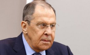 
Съобщенията, че руският външен министър Сергей Лавров е бил хоспитализиран след пристигането си на срещата на върха на Г-20 на индонезийския остров Бали, са "фалшива новина от най-високо ниво", заяви говорителката на външното министерство Мария Захарова.