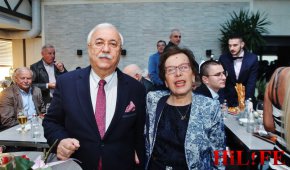 Проф. д-р Красимира Средкова, която посвещава близо 50 години на Трудовото право, тази година е носителката на голямата награда за цялостен принос в правото на Националните правосъдни награди, които са част от Благотворителния бал на юристите