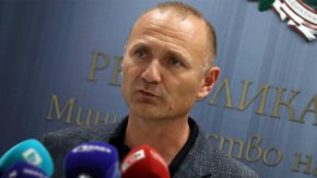 Христов заяви още, че природният газ, с който България се снабдява през Гърция, не е руски