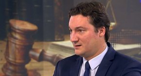 Решението на правната комисия да се броят ръчно разписките от машините застрашава целия изборен процес