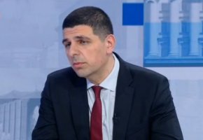 Според него в момента няма добър вариант за развитието на страната.