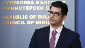 "Следващото плащане ще е около 1,4 млрд. лв. Това са пари, които трябва да очакваме през следващата година. Трябва да си свършим работата, за да може да ги поискаме”, заяви Пеканов.