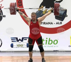 На предишното Световно първенство преди година в Ташкент България завоюва един златен и един бронзов медал само в двубоите, а с тези в отделните движения отличията бяха общо пет