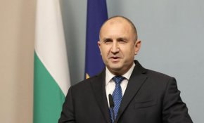 До неотдавна службите за сигурност бяха под прякото ръководство, на "ръчно управление", от министър-председателя. Сега ни предлагат да се узакони корупционният комфорт".