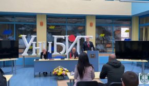 
Иван Гешев е категоричен, че тези законопроекти целят органичаване правомощията на държавния глава, преследват политически цели, рушат устоите на демокрацията и създават предподставки за репресии.