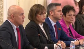 
За утре покани от Николай Габровски са отправени към останалите „Продължаваме промяната“, ДПС и "Възраждане".
