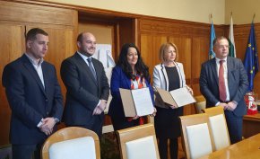 Собственото финансиране на програмата от страна на Столичната община ще е в размер на 10 млн. лв., осигурени от бюджета на София.