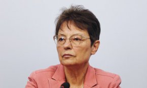 "Хората няма така лесно да забравят модела на управление на ГЕРБ, с който в страната все още не сме се простили", заяви Ирена Анастасова.