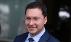 
Софийският градски съд присъди обезщетение в размер на 25 хил. лева, които прокуратурата трябва да плати на депутата от ГЕРБ Даниел Митов за претърпени морални вреди