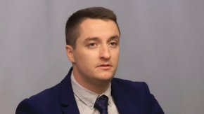 
Общинският съвет на БСП в Горна Оряховица подкрепя решението на Общото събрание на ПГ на “БСП за България“ за изключване на народния представител Явор Божанков от нейния състав