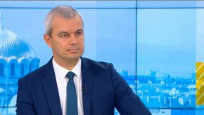Подареното оръжие за Украйна скара парламентарните групи на "Възраждане" и БСП.