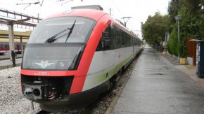  По този начин БДЖ се стреми да гарантира удобното придвижване на своите клиенти по време на празничните дни.
