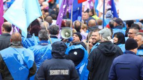 
В демонстрацията ще се включат над 3000 протестиращи от въгледобивните дружества и топлоенергийните централи в цялата страна. Те ще настояват за среща с отделни парламентарни групи и депутати. 