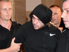 
    "Когато са наказани толкова много хора, към тази система не може да има претенции че не се чисти", каза Демерджиев.
