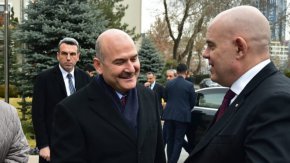 
Главният прокурор  Иван Гешев подчерта, че охраната на външните европейски граници изисква още по-тясно сътрудничество със стратегическите партньори на Европейския съюз, каквато безспорно е Турция, както и целенасочени действия по разкриване на организаторите на каналите за нелегална миграция.