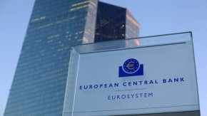 
ЕЦБ посочи, че несигурността относно инфлационните очаквания за година напред е относително стабилна от юли 2022 г. насам, въпреки че остава доста над нивото, преобладаващо преди войната в Украйна.
