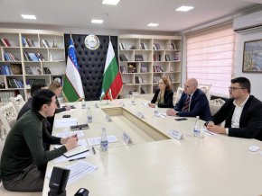 
Министърът на туризма д-р Илин Димитров проведе работни посещения в Република Казахстан и в Република Узбекистан. В столиците Астана и Ташкент министър Димитров осъществи над 10 срещи с фокус транспорт, туризъм и инвестиции в туризма.