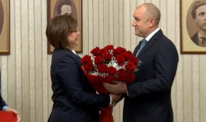 Президентът Румен Радев връчи третия кризисен мандат на БСП.