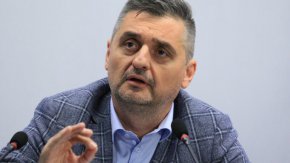 
Според Калоян Паргов все пак трябва да бъдат положени усилия за съставяне на правителство, без значение, че шансовете тези усилия да се увенчаят с успех не са големи. Той очаква, че март или април ще има предсрочни избори.