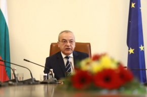 „Важен елемент беше да се осигурят слотовете за разтоварване на втечнения природен газ, който стана основен източник за българския пазар. В Гърция успяхме да договорим двойно увеличение на капацитета на новостроящия се терминал в Александрополис”, каза още Христов. 