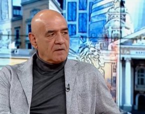 
От здравното министерство потвърдиха, че министърът на здравеопазването д-р Асен Меджидиев не е приел подадената от д-р Дечо Дечев оставка и подкрепя настоящото ръководство на болницата.
