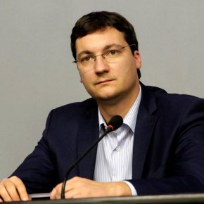 

“Бях обвинен, че съм упражнил натиск, това е така - ще продължа да упражнявам натиск докато в държавата няма никой над закона. Този натиск трябва да продължи, ако разбрахме нещо през изминалите месеци, то е, че без това няма да има промяна”, заяви още Зарков.
