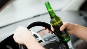 
37% са ставали свидетели как техен близък или познат сяда зад волана след употреба на алкохол или наркотици. 275 хиляди българи признават, че са се качвали да шофират в нетрезво състояние.