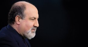 
Според анализатора, ако една компания печели по-малко от 4,75% от стойността си - текущият краткосрочен лихвен процент в САЩ - тя губи пари. И тъй като лихвените проценти вероятно ще продължат да растат поради задържащата се инфлация, балоните на активите вероятно ще се спукат.