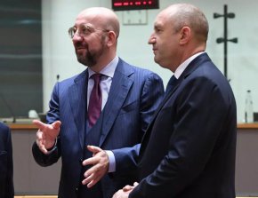 По време на разговора бяха подчертани негативните последици за сигурността в Европа, произтичащи от кризата в Украйна, както и ефекта на конфликта върху икономиката.