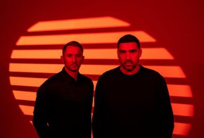 
Тех-хаус звездите Camelphat пристигат за първи път в България. На 10 февруари, Солар София ще посрещне ливърпулското дуо на сцената на Арена София за едно емблематично шоу. 
