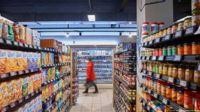 
Анализаторите очакваха хармонизираните данни да нараснат с 10,0% на годишна база и да се увеличат с 1,2% спрямо предходния месец, според Ройтерс.