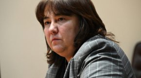 
Парламентът на нашата страна така и не успя да приеме окончателно ключови текстове по пътя на еврото. Страната ни не отговаря и на критерия за инфлация, която е по-висока от изискванията по Маастрихт.
