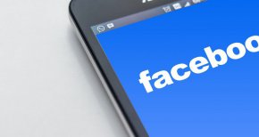 
Значките, или "сините отметки", досега се използваха като инструменти за проверка на акаунтите с висок профил, за да обозначат тяхната автентичност.