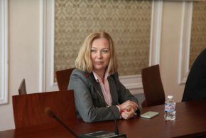 Новото политическо обединение между “Демократична България” и “Продължаваме промяната” ще положи всички усилия да спечели първото място на изборите с отчетлива разлика пред ГЕРБ. Това заяви бившият министър на правосъдието Надежда Йорданова в сутрешния ефир на Bulgaria ON AIR.