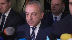 
Решението на ЦИК да отпадне отделното записване на резултатите от машинното и хартиеното гласуване в изборните протоколи няма да застраши честността на вота през април, заяви премиерът Гълъб Донев. 