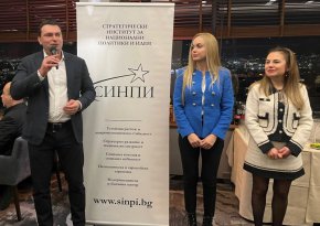 
„Политическата криза в последните две години не способства за решаването на тези проблеми, а напротив – задълбочава ги, заради липсата на работещ парламент и законодателен орган, който да си взаимодейства с изпълнителната власт“, изтъкна председателят на СИНПИ.