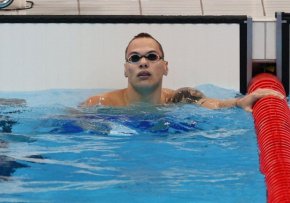 
Един от водещите плувци в България се изказва критично за спорта и обяснява, че "няма смисъл, защото няма спонсори и финанси".