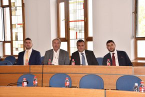 ВМРО е категорична, че Паметникът на Съветската армия - окупатор трябва да бъде премахнат и на негово място да бъде построен монументален комплекс на основателите на българската държава. Това предложение ще бъде внесено от общинските съветници от ВМРО на предстоящата на 9 март сесия на Столичния общински съвет.