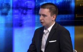 Дълговите пазари просто не искат да купуват румънски дълг и в началото на 2009 г. в Букурещ са принудени да молят за помощ Международния валутен фонд."