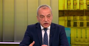 
"Служебното правителство държи финансите на държавата много добре", категоричен бе Донев. 