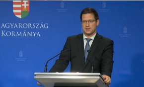 Миналата седмица МНС призова за ареста на Путин и руския комисар по правата на децата Мария Лвова-Белова, обвинявайки ги в лична, командна и косвена отговорност за "насилствено прехвърляне на население". Украйна приветства този ход, обвинявайки Русия в "отвличане" на деца, което по думите на Москва е евакуация на децата от зоната на бойните действия.