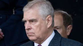 
Според източници принц Андрю обмисля да издаде автобиография с разкази, за да "изясни фактите".

