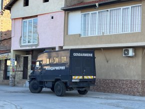 
При подготовката на изборите охраната се поема още от събота сутринта.