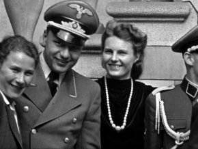 Обучавани са също как да намират най-подходящия съпруг на база расови белези. Постепенно жените от BDM биват инкорпорирани в Третия райх, за да осъществят антисемитските планове на Хитлер