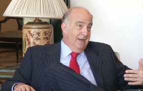  Носител е на Голям почетен кръст, присъден от правителството на Хаити за подкрепата му след земетресението през 2010 г.
