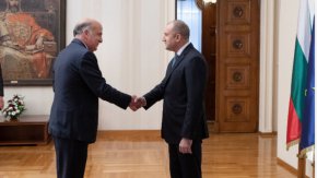 

Акредитивните си писма връчиха още Отар Бердзенишвили – посланик на Грузия, Мариета Гарсиа Хордан – посланик на Република Куба и Олеся Илашчук – посланик на Украйна, съобщават от президентската пресслужба.