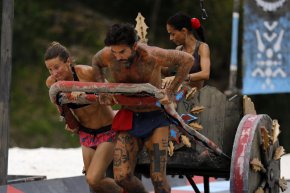 
Емоциите в Survivor стигнаха кулминацията си след обявяването на новината, която всички очакваха с нетърпение.