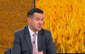 
„Разчитаме българските земеделски стопани и производители да разберат, че го правим за тях и разчитаме на тяхната лоялност да не използват момента за спекула”, допълни той.
