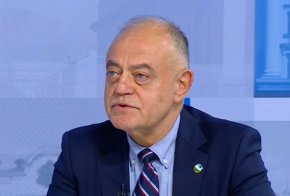 “Колкото и да работи НС, най-важните законопроекти, за които има вече съгласие, трябва да бъдат приети”, допълни съпредседателят на ПГ на ПП-ДБ.